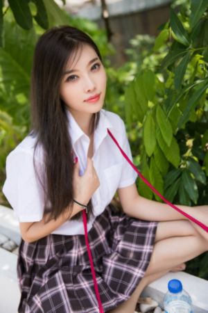 我和亲女在客厅作爱h在_DVD免费观看电视剧