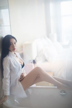 女教师含羞撅起屁股粗暴_手机免费观看
